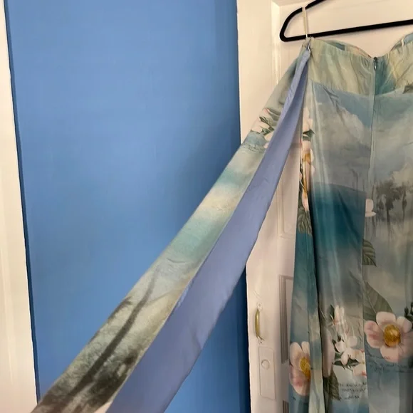 Farm long dress 100% silk - minor flaws (see pictures) - Picture 3 of 16